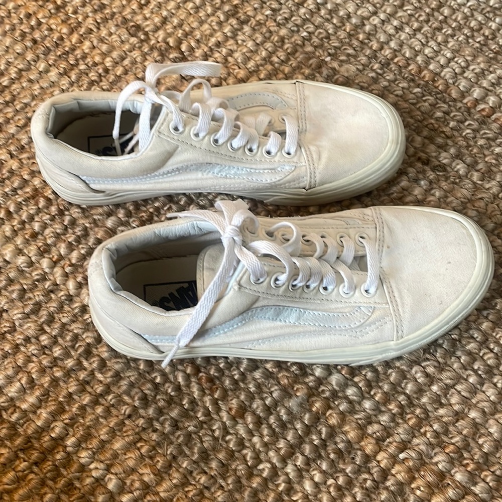Women’s white vans